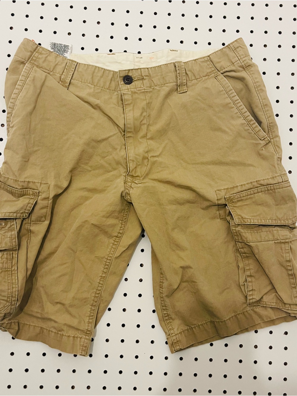 Dockers Men's Cargo Shorts in Khaki